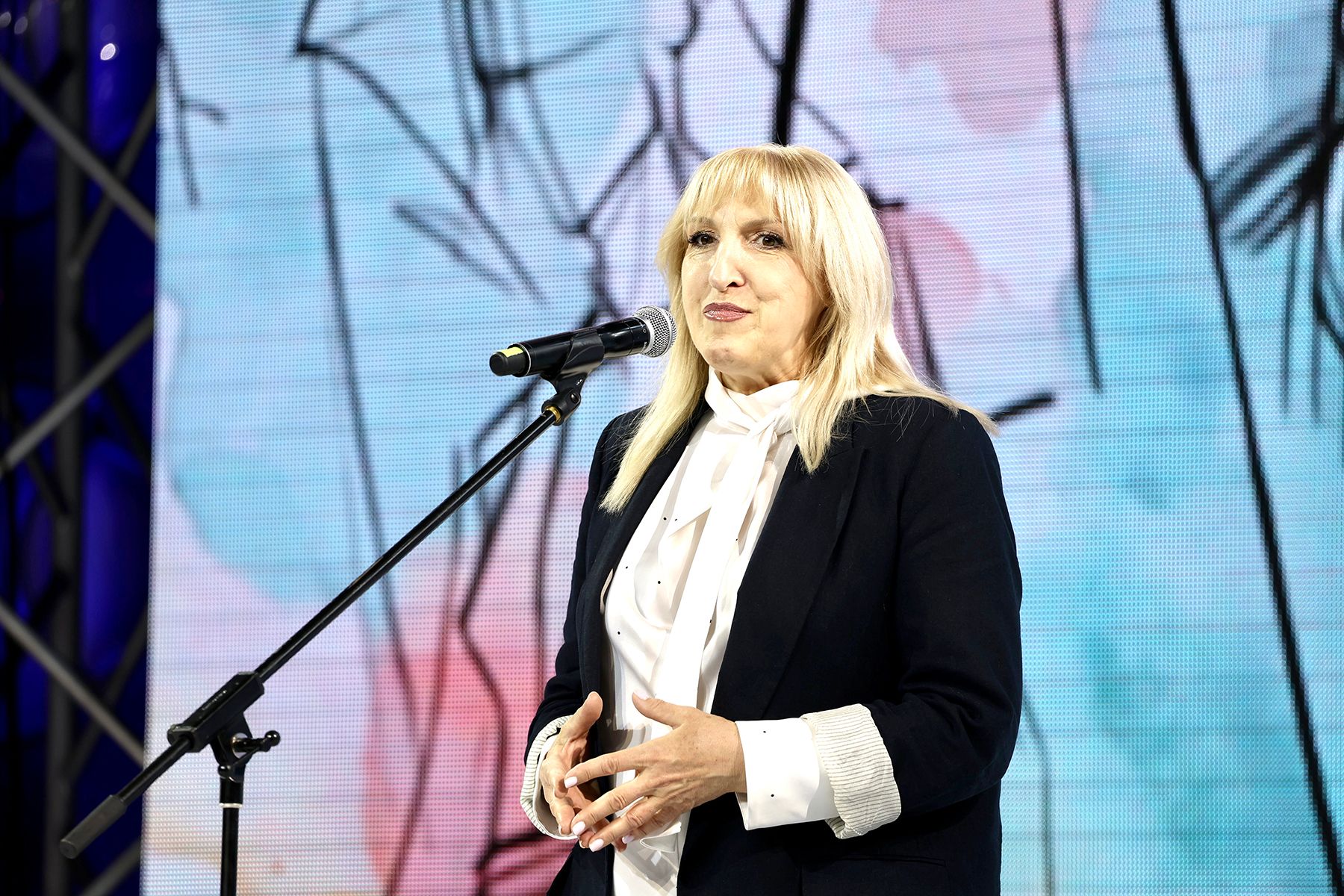 Эльвира Жвикова