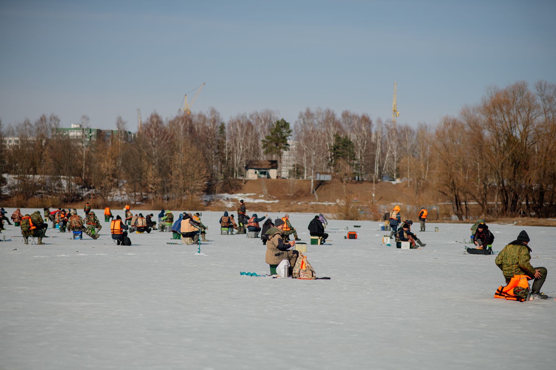 Рыбаки на льду