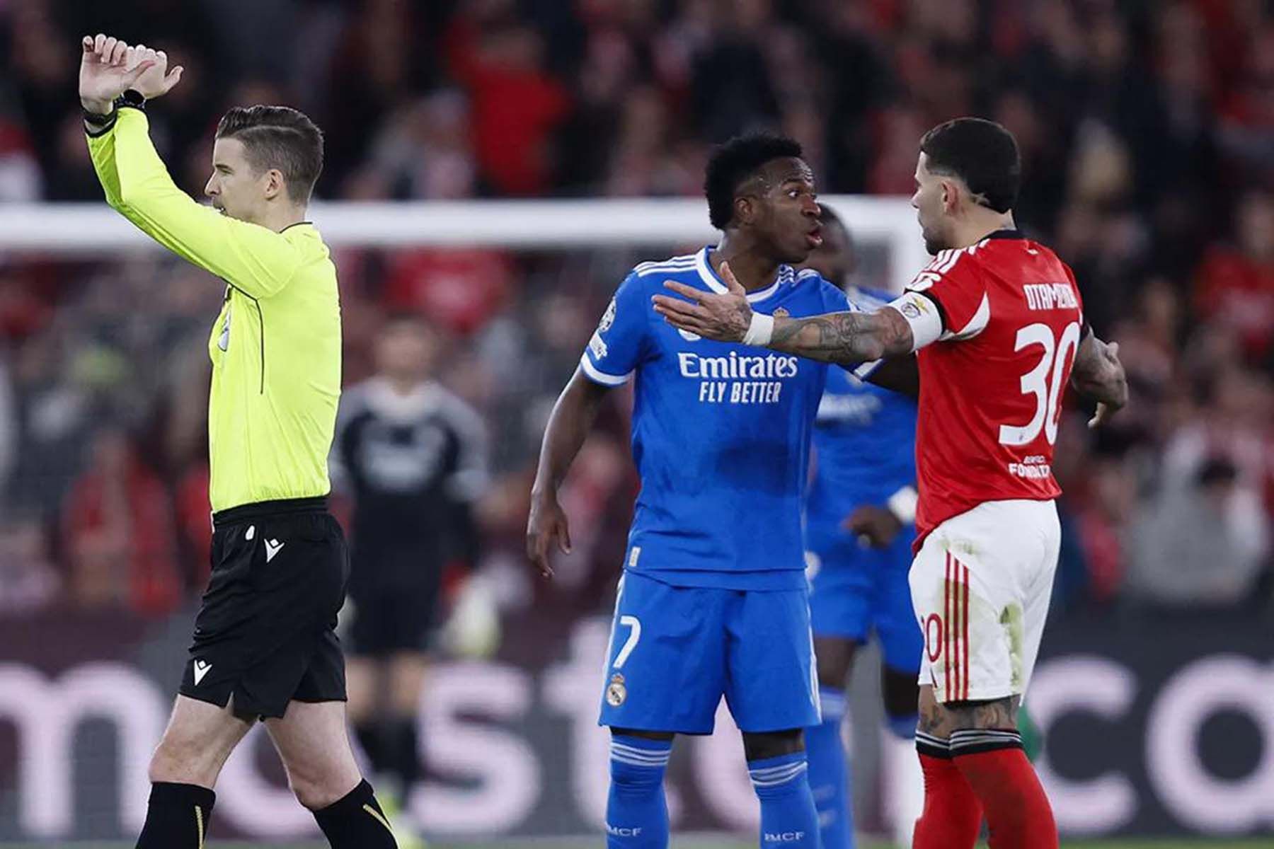 Перепалка футболистов «Бенфики» и «Реала». © Real Madrid