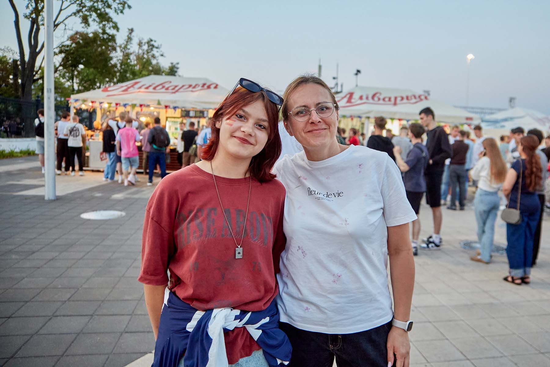 Болельщицы Светлана и Рита. Фото: Times.by