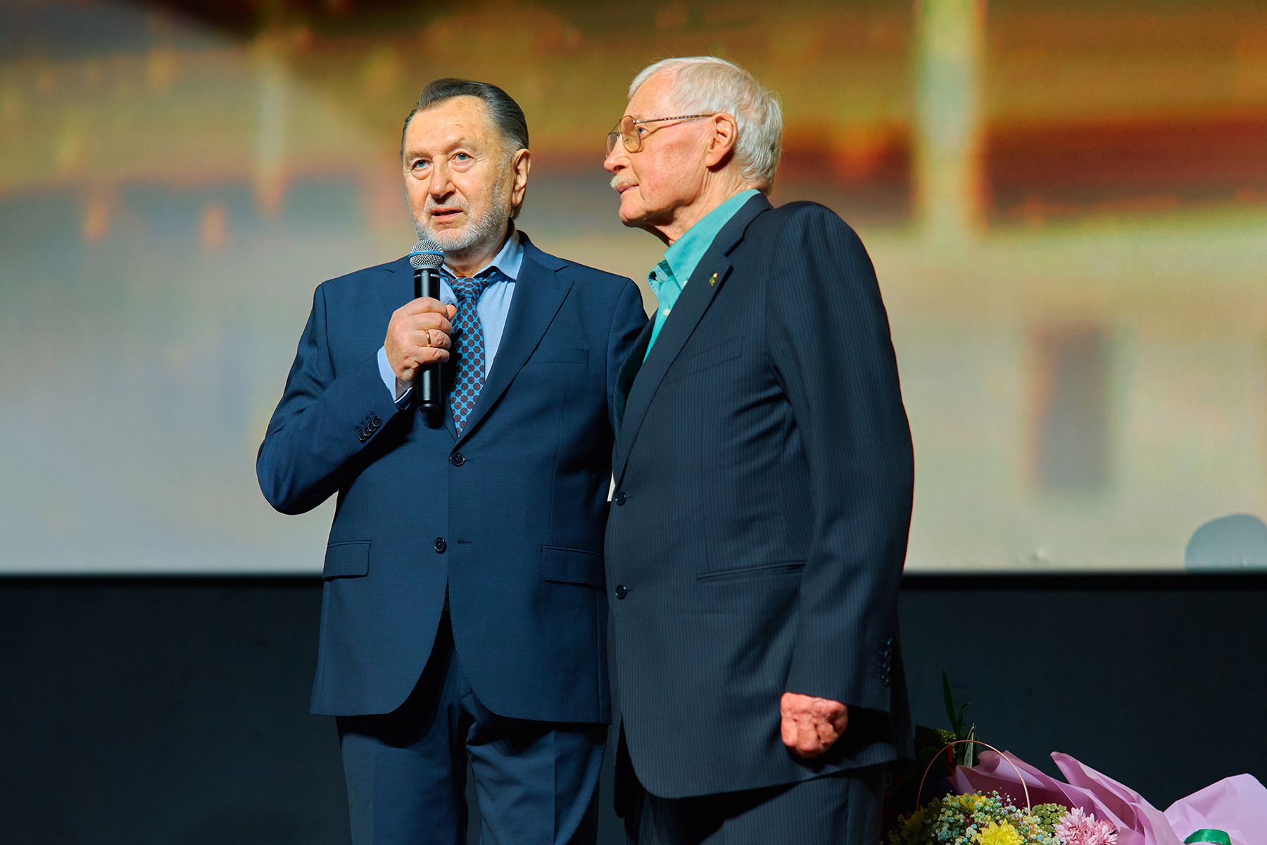 Народный артист Республики Беларусь Анатолий Ярмоленко на творческом вечере Владимира Гостюхина. © Times.by