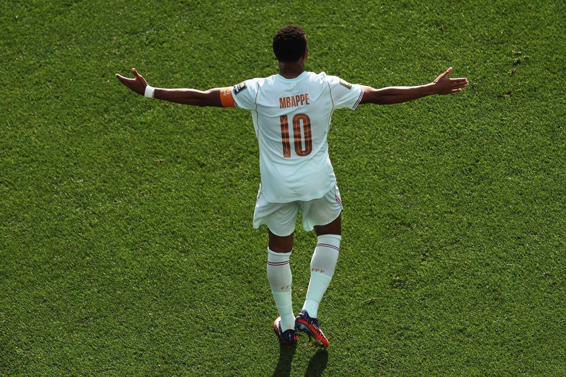 Форвард сборной Франции по футболу Килиан Мбаппе. Фото: Kylian Mbappé, Х