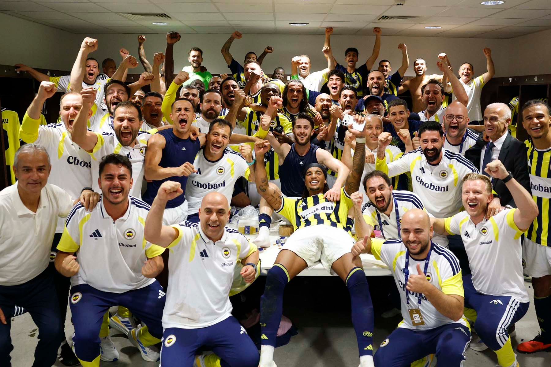Футболисты стамбульского «Фенербахче». Фото: Fenerbahçe SK, Х
