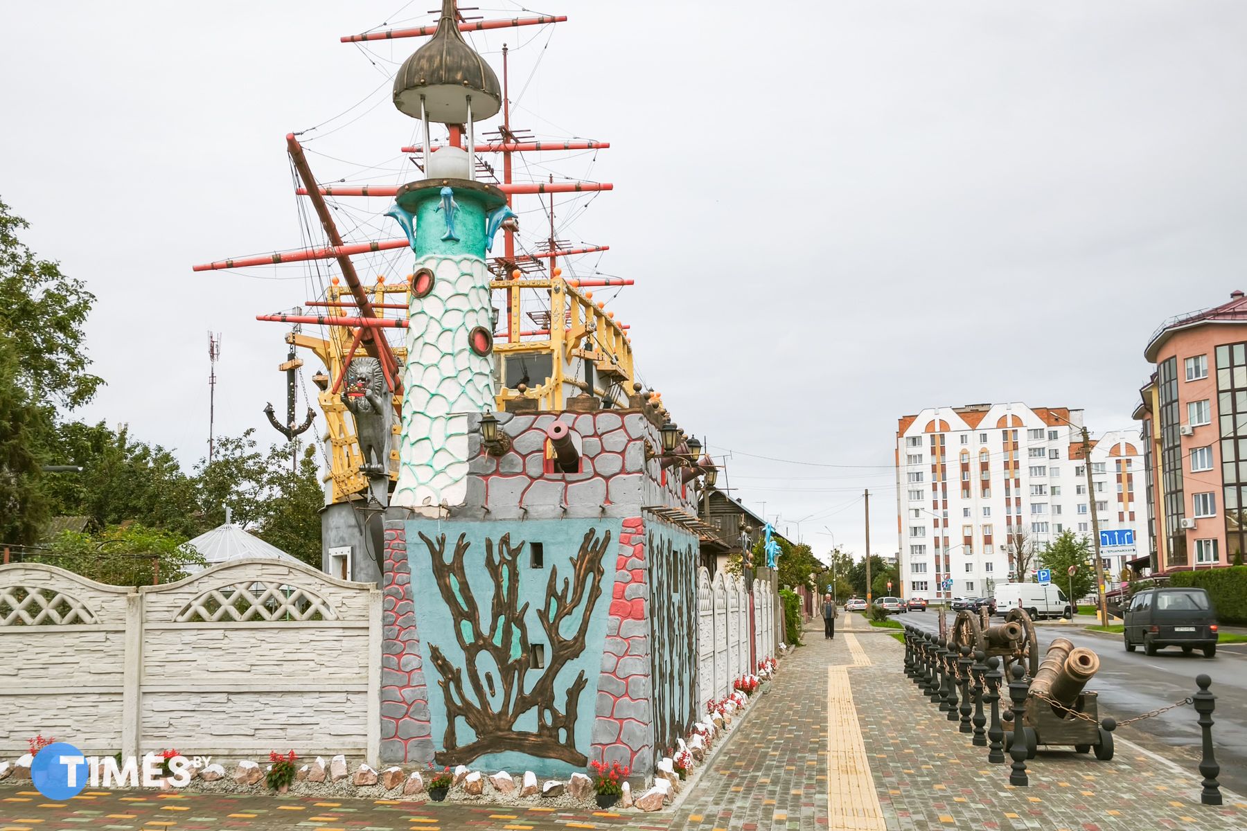 Дом-корабль в Пинске
