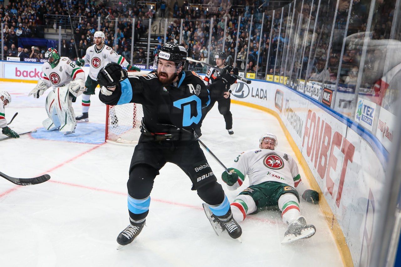 Игровой момент матча "Динамо" - "Ак Барс"