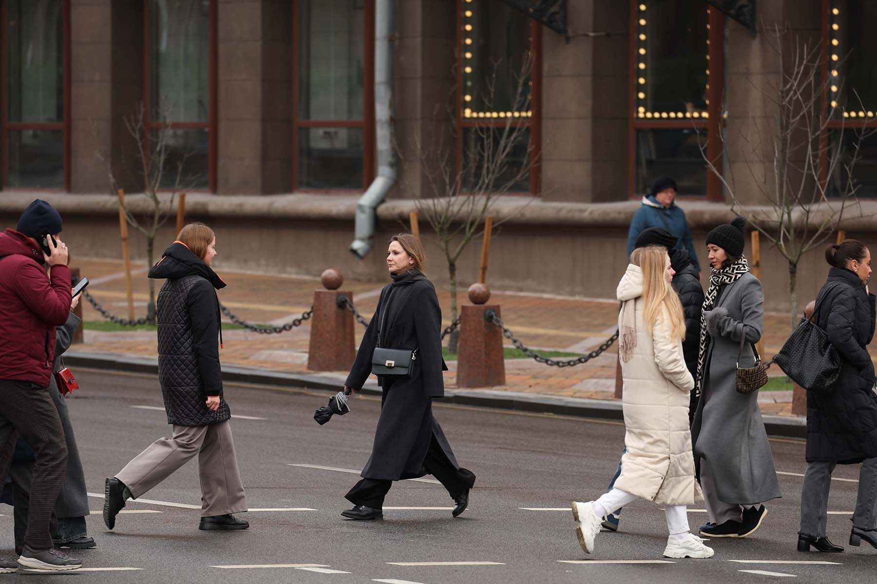 Минчане на улице города