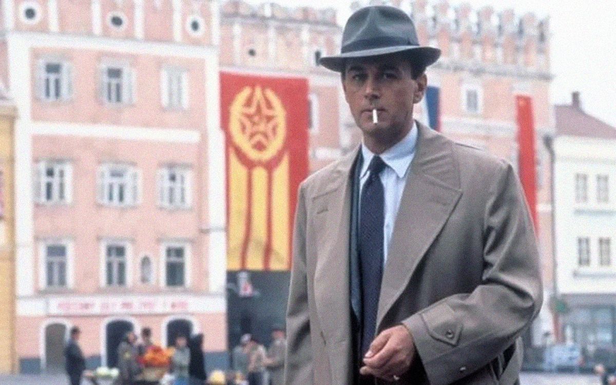 Кадр из сериала «Идеальный шпион»