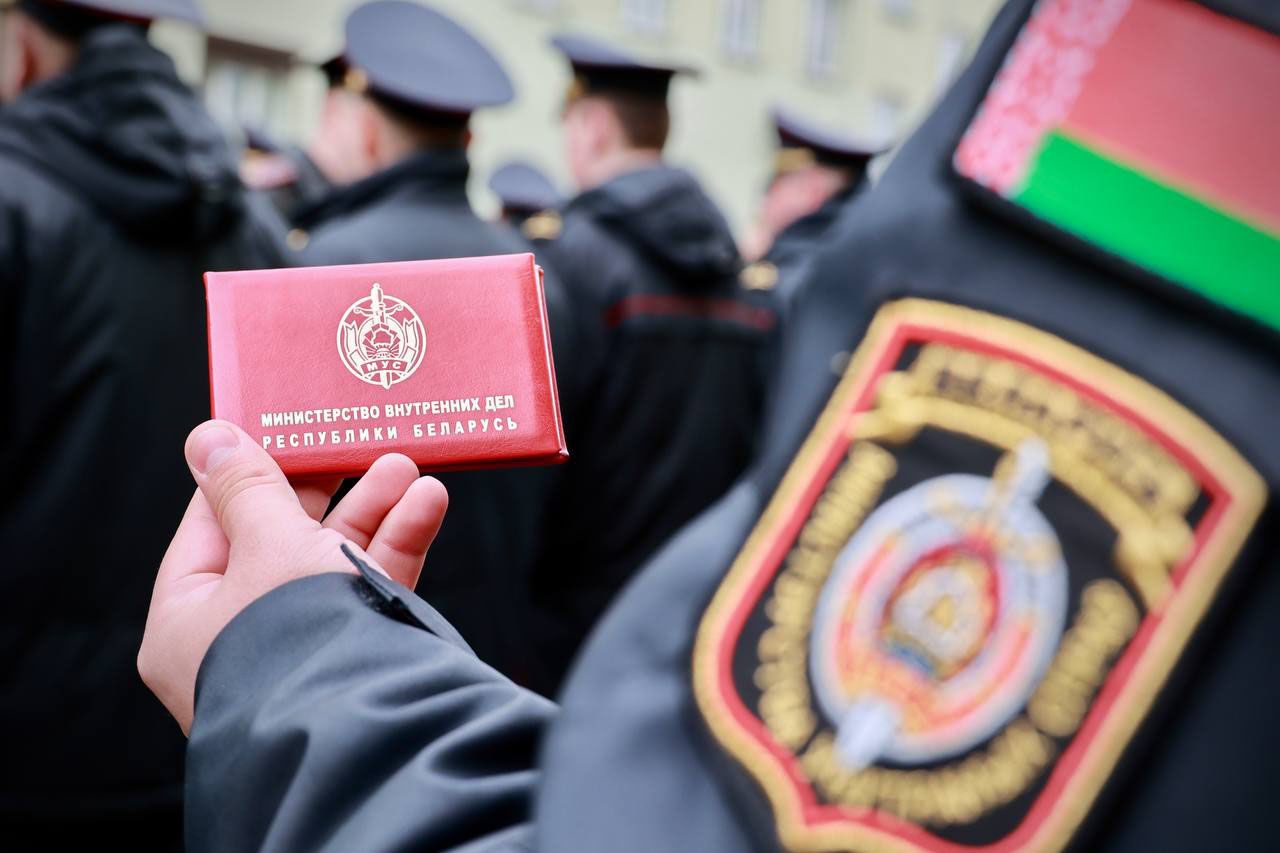 Сотрудник милиции