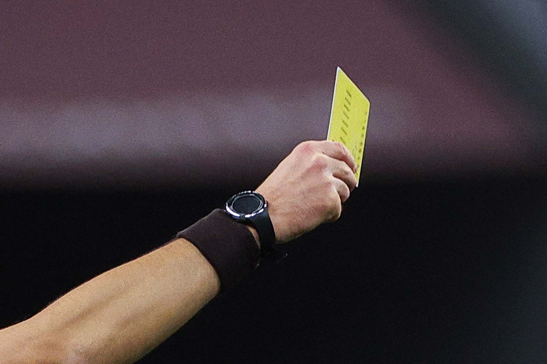 желтая карточка 