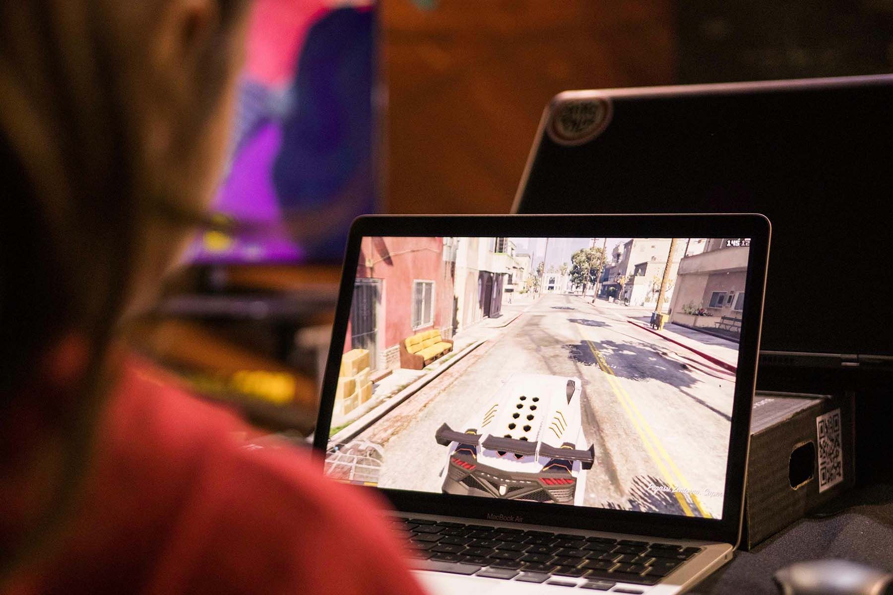 Фото: Clastr Cloud Gaming, Unsplash