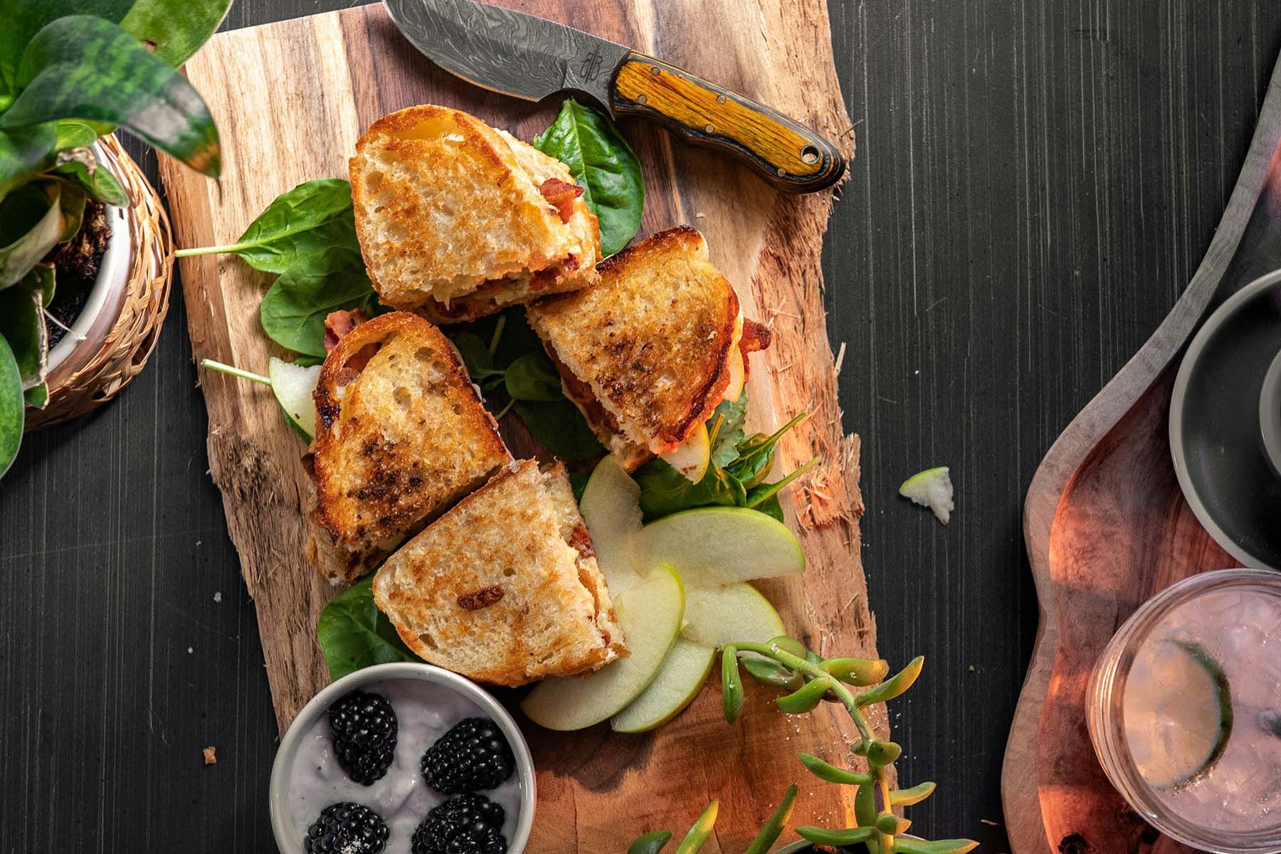 © JJ Shev, Unsplash.com