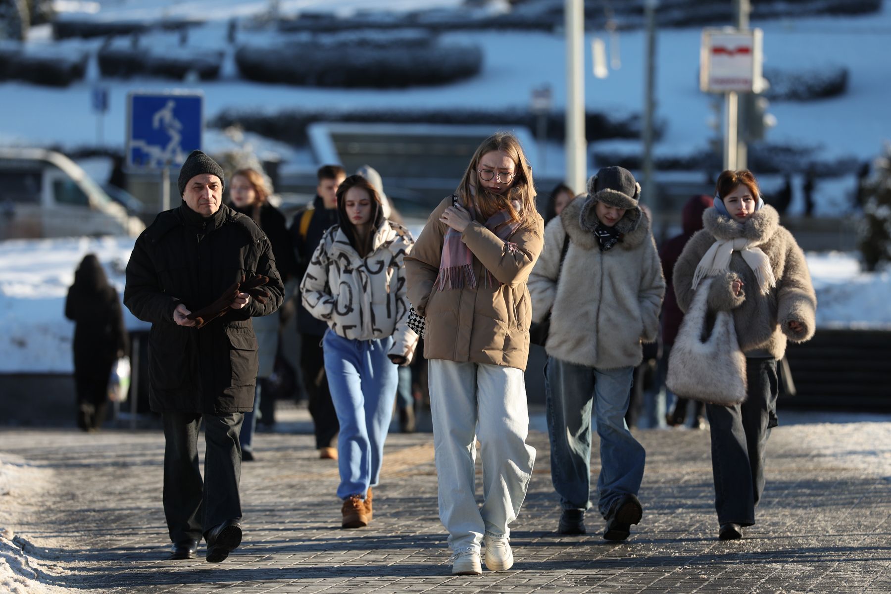 Люди на улицах города
