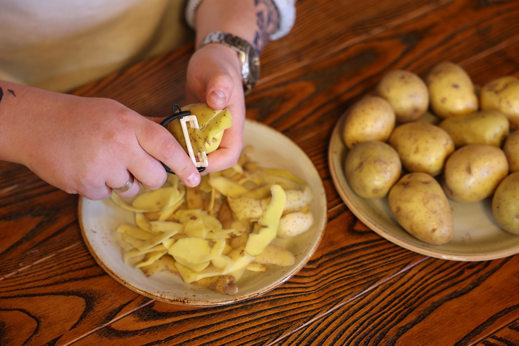 Чистка картофеля