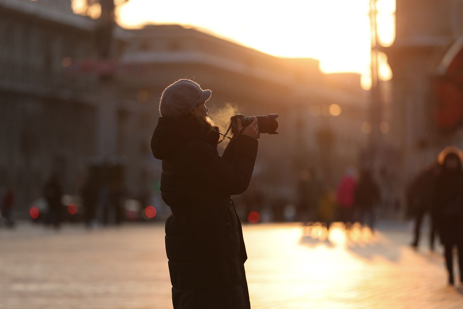 Девушка с фотоаппаратом