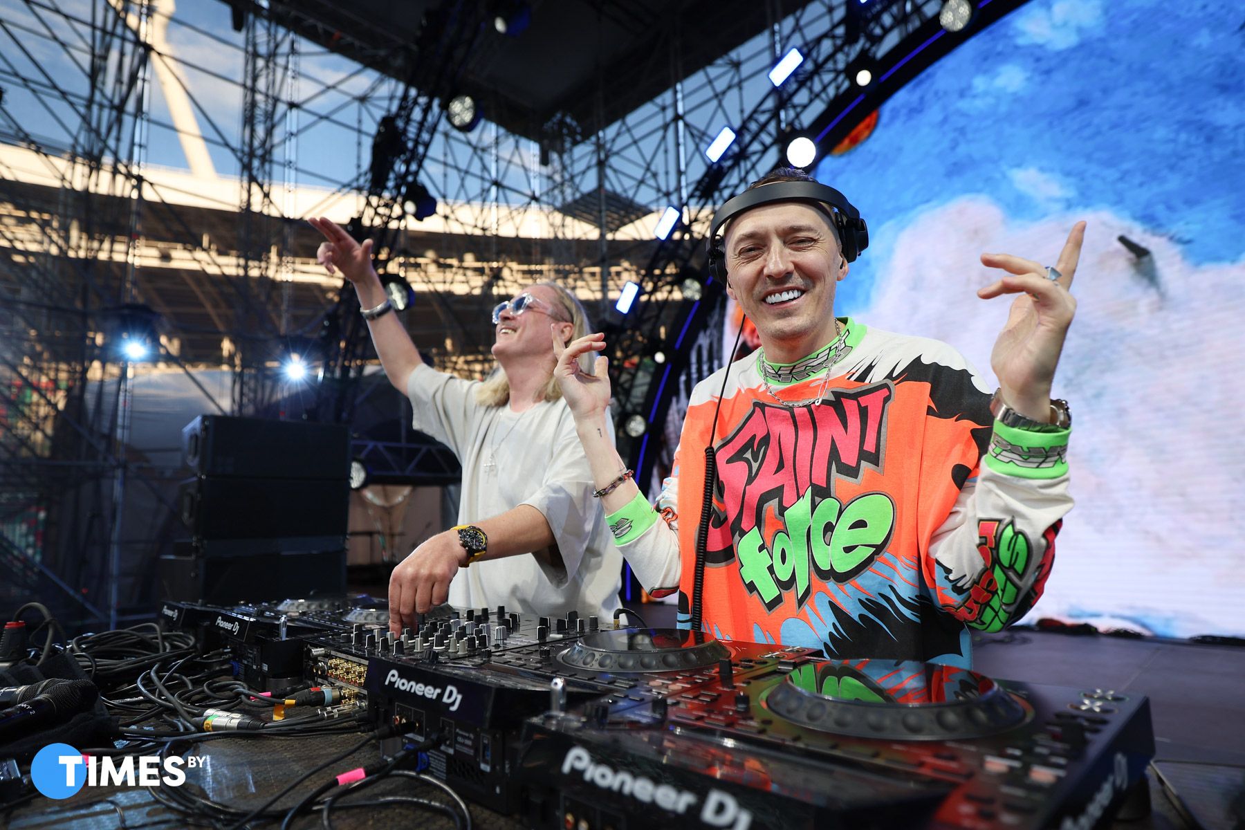 Swanky Tunes
