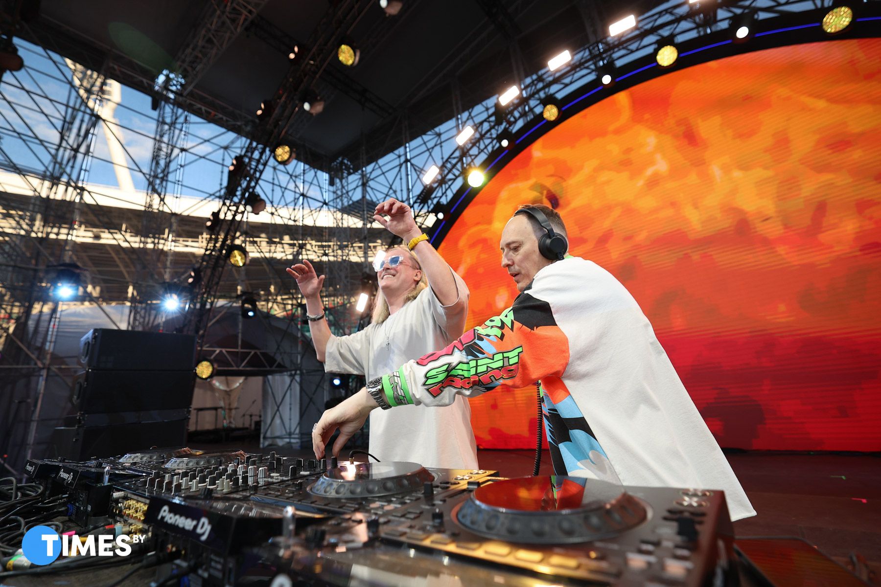 Swanky Tunes