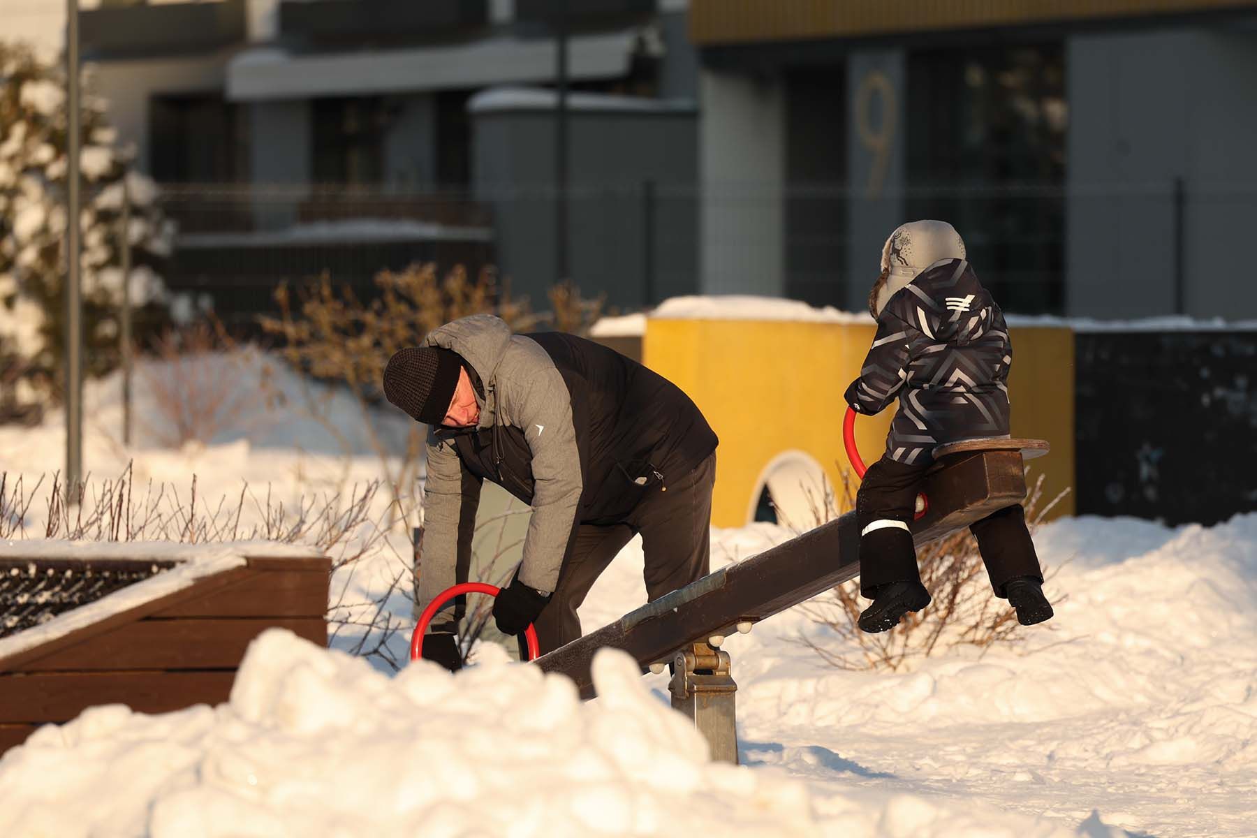 отец с ребенком дети
