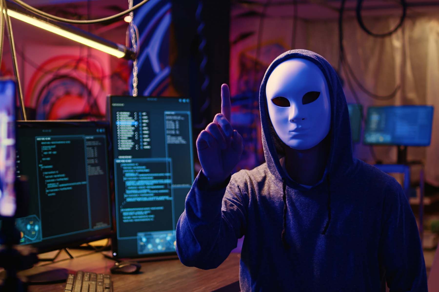 хакер кибермошенник