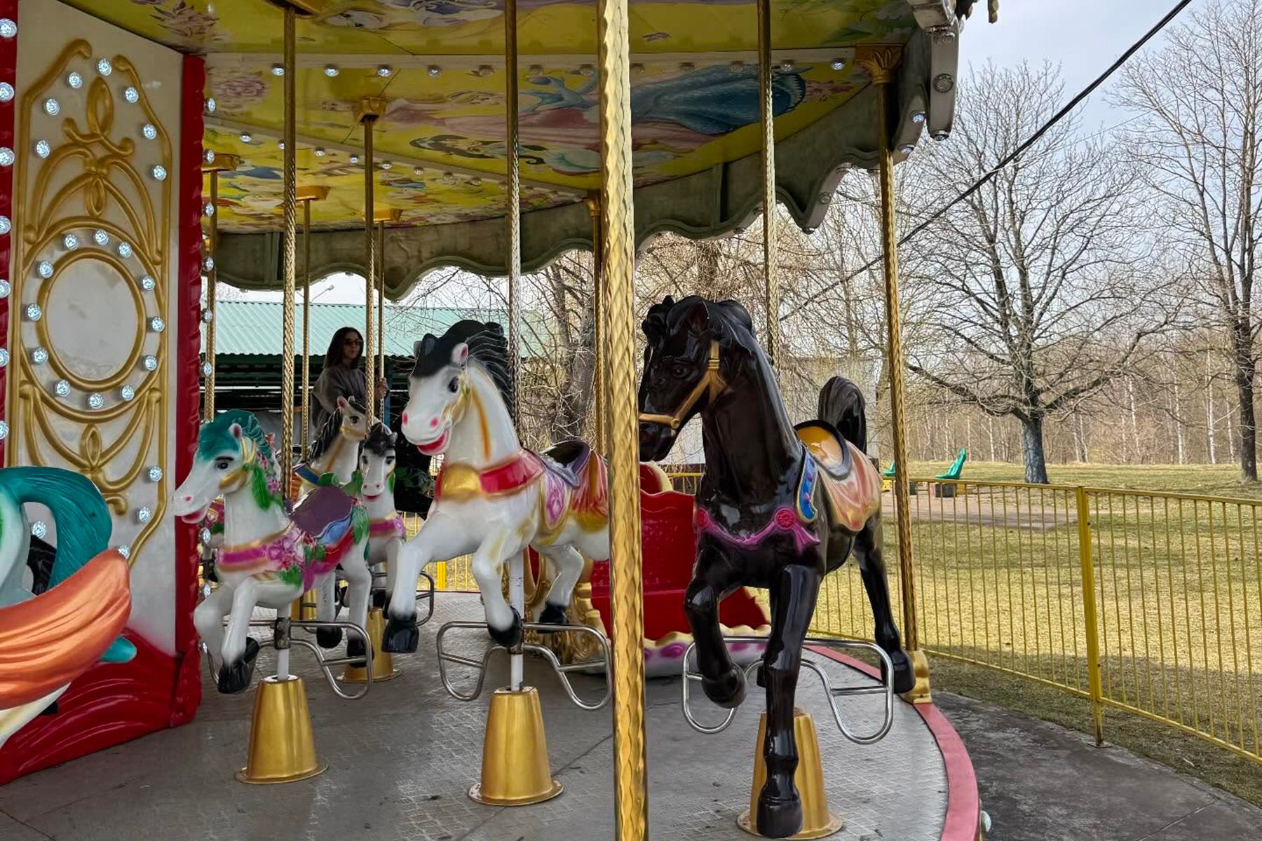 Парк аттракционов в Могилеве. Фото: zatestilmogilev, threads.com