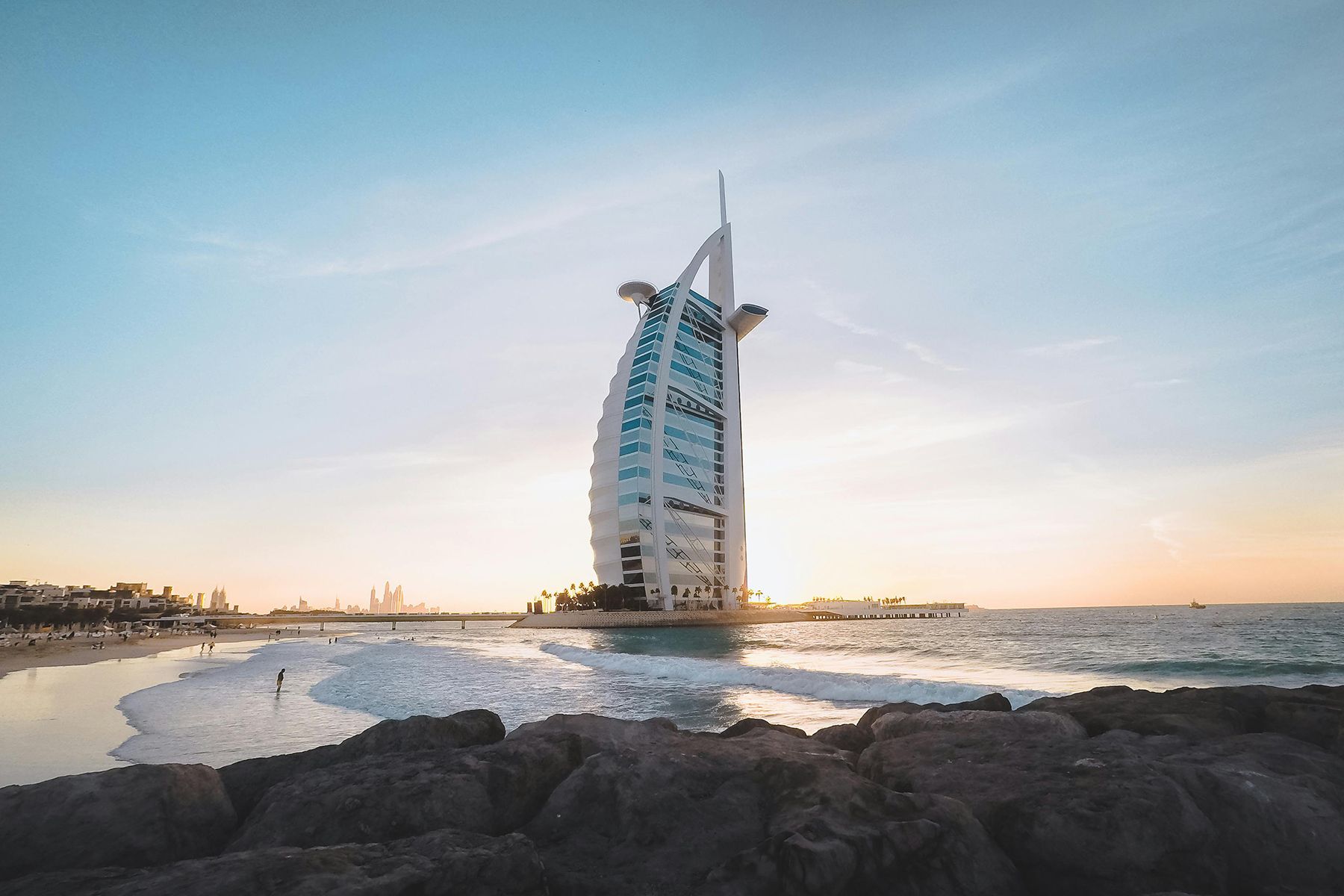 Отель Jumeirah Burj Al Arab в Дубае. Фото: Stephane Hurbe, pexels.com