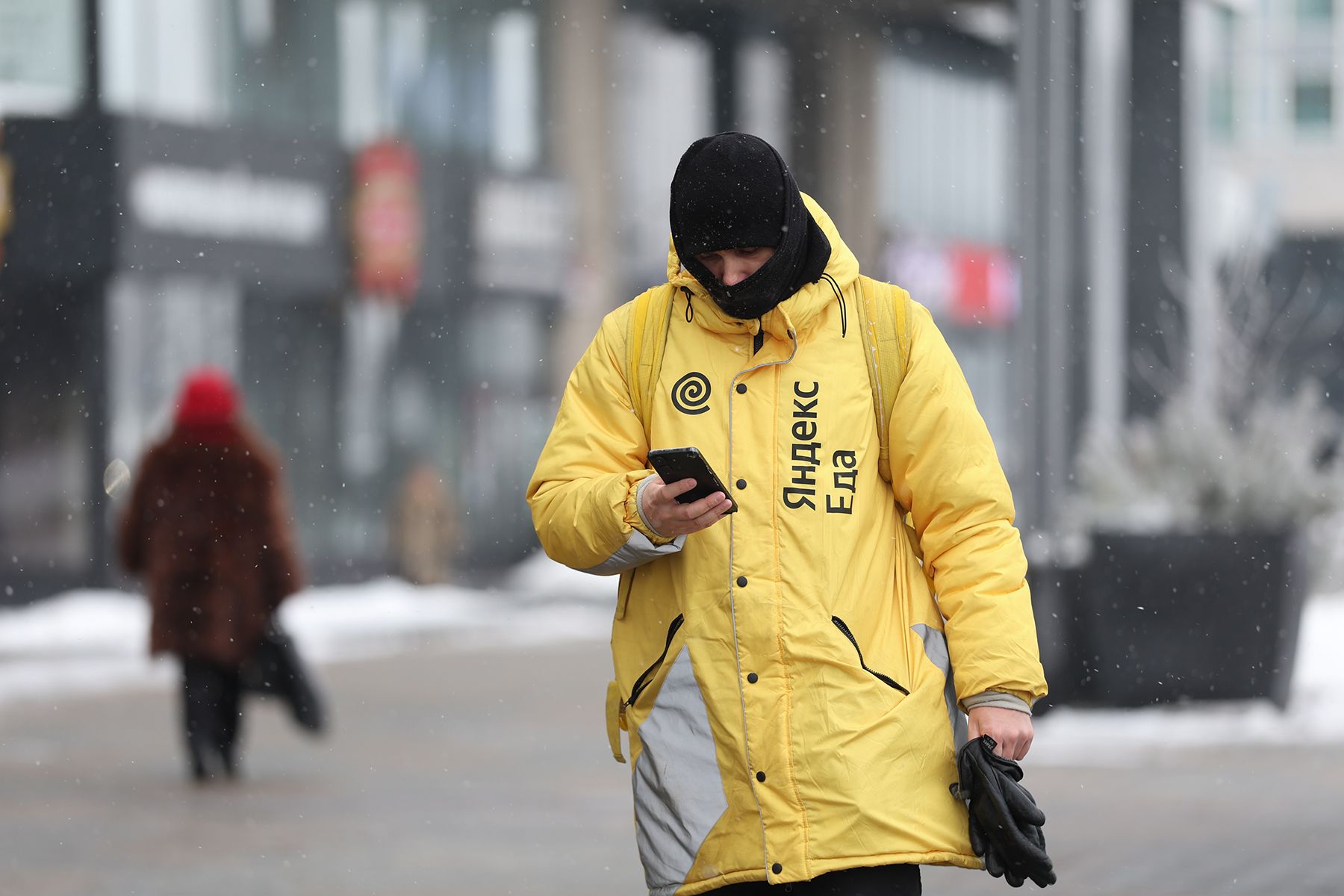 парень_Яндекс еда