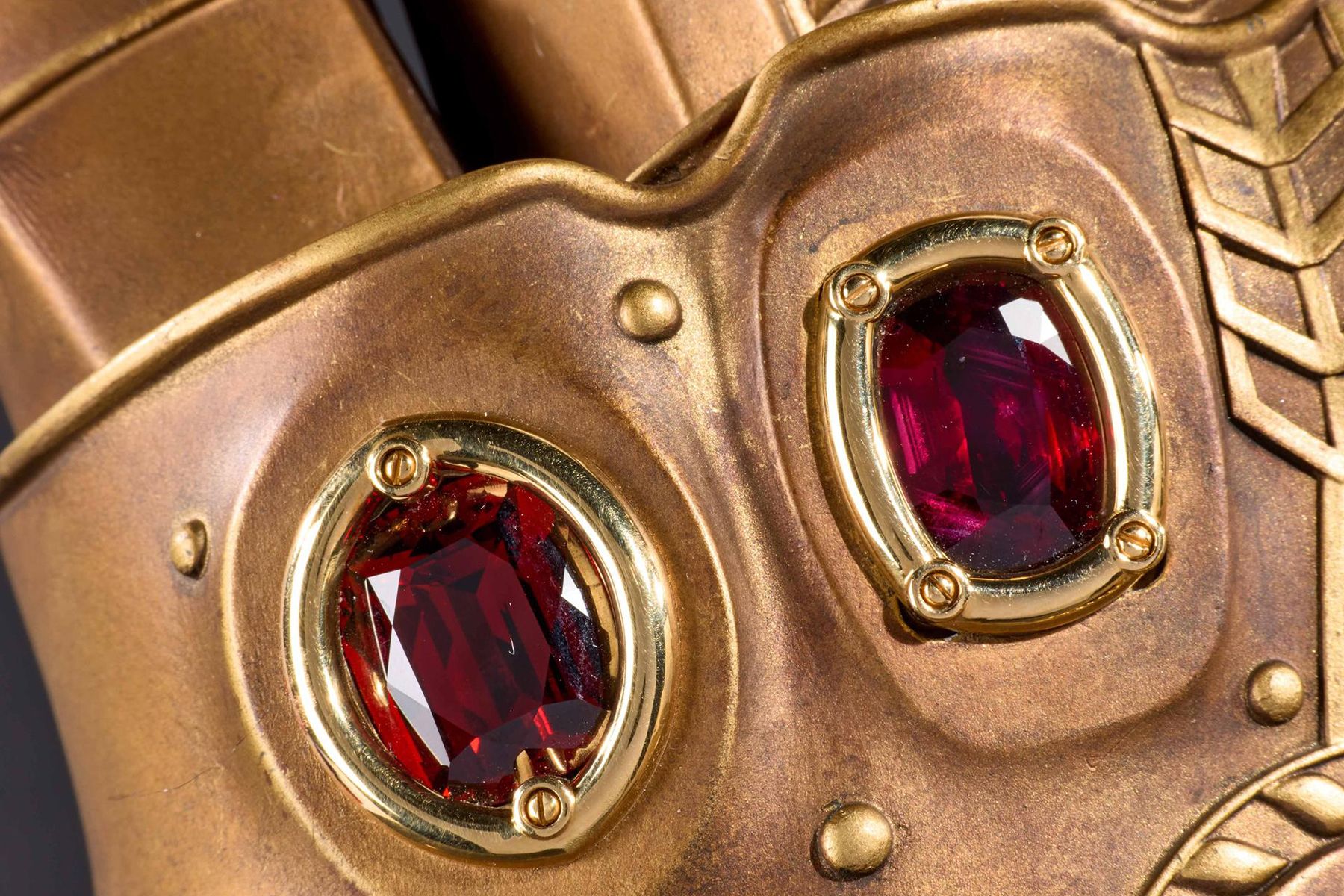 Перчатка Бесконечности из вселенной Marvel. Фото: аукционный дом Julien’s Auctions