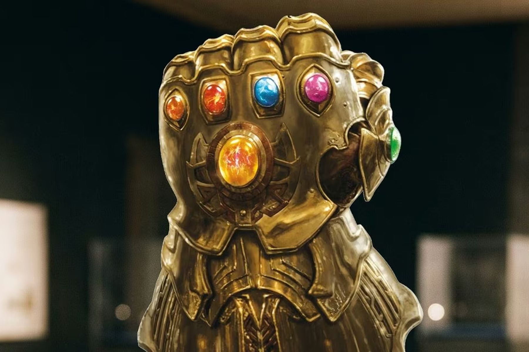 Перчатка Бесконечности из вселенной Marvel. Фото: аукционный дом Julien’s Auctions 