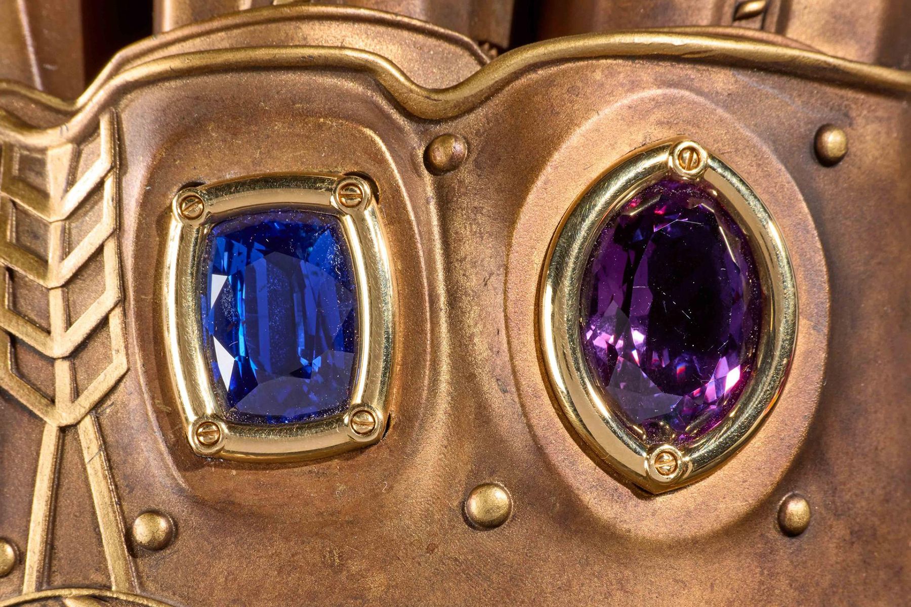Перчатка Бесконечности из вселенной Marvel. Фото: аукционный дом Julien’s Auctions