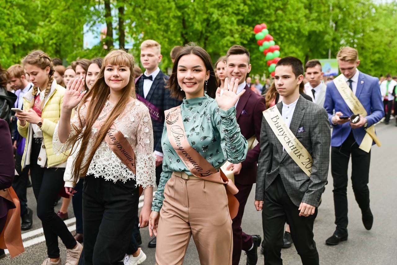 Выпускники