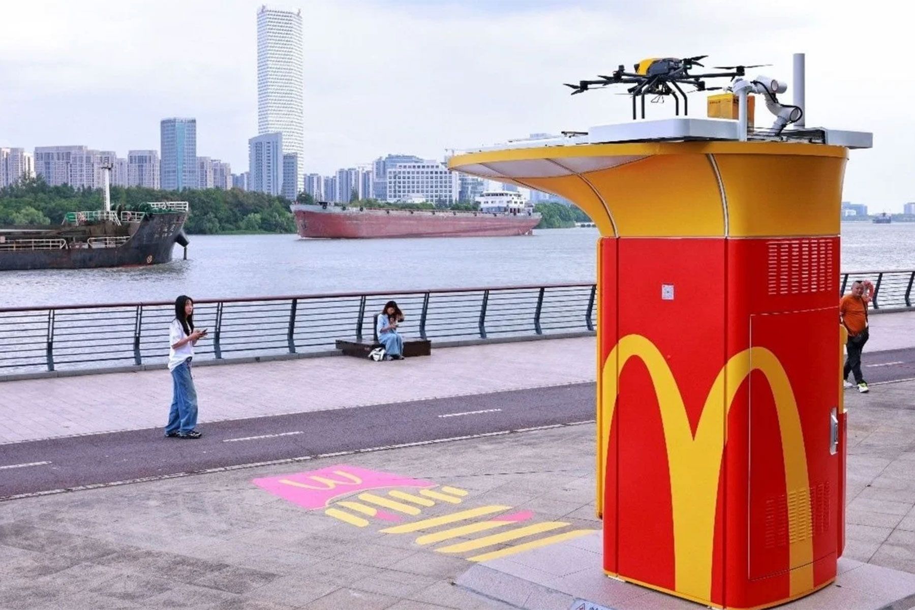 Фото: Meituan и McDonald's